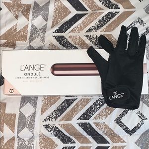 L’ANGE Ondulé 32 MM Titanium Curling Wand in Blush